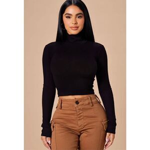 FashionNova| Turtleneck| thick good quality fabric| Has stretch
